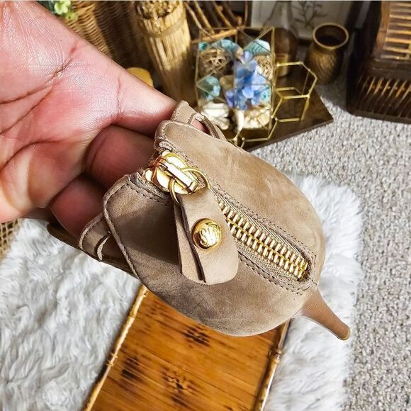 Designer Stuart Weitzman Suede Laser Cutout Detail Party Heels. - Picture 11 of 15